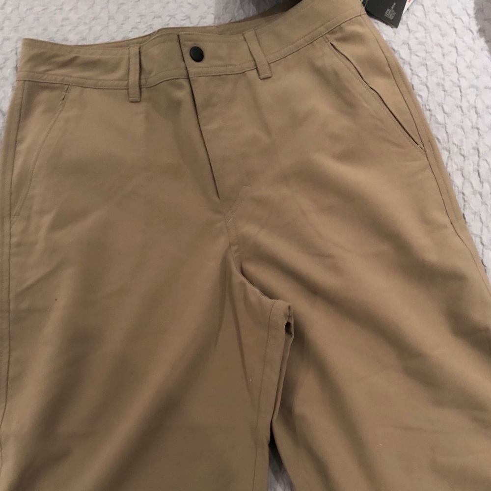 NWT Boys UA Match Shorts size 18 Golf